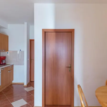 2 Bedroom Pet Friendly In Apartment