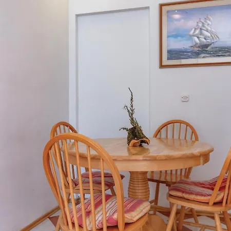 2 Bedroom Pet Friendly In *